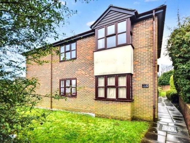 Flat for sale in Upper Hale, Fole