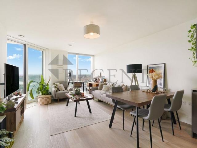 Flat for sale in Hale Village, Tottenham Hale