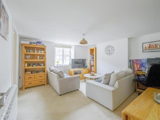 Flat for sale in Fossebridge, Gloucestershire