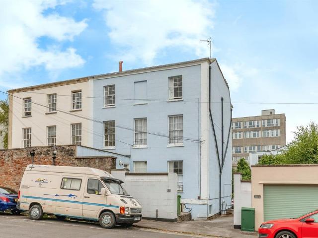 Flat for sale in Spike Island, Bristol