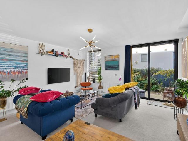 Flat for sale in Parrs Wood, Manchester