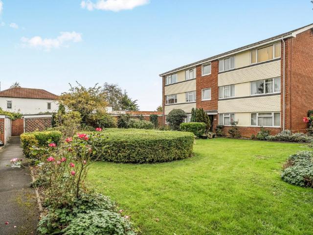 Flat for sale in Wotton Pitch, Gloucester