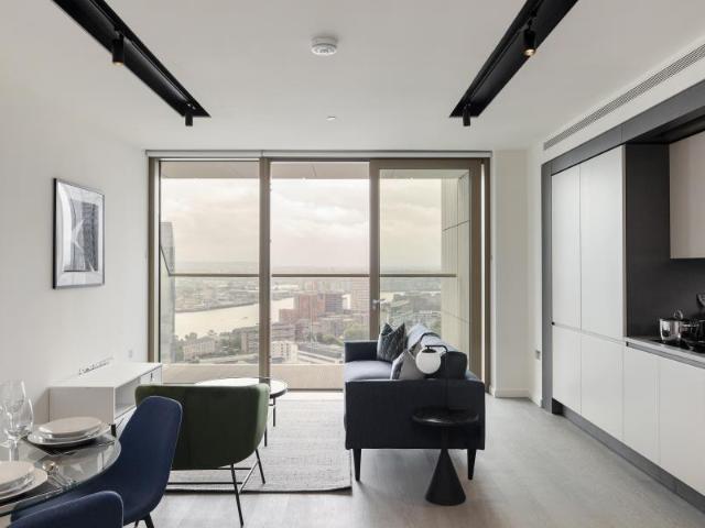 Flat for sale in Isle Of Dogs, Greater London