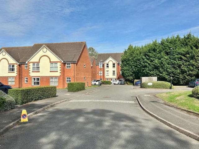 Flat for sale in Binley, Coventry