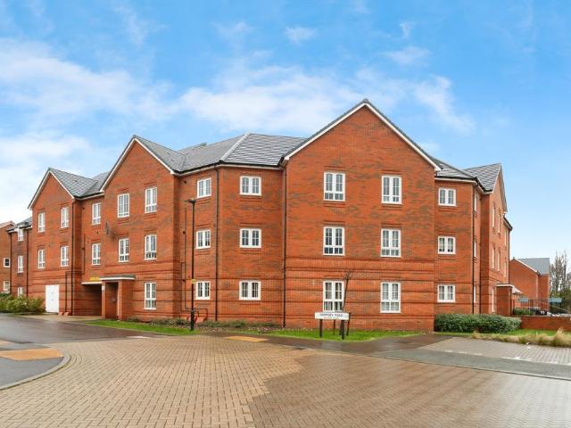 Flat for sale in Aldershot, Hampshire