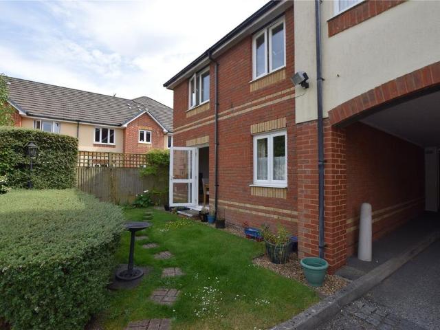 Flat for sale in Chawton, Bolton Low Houses