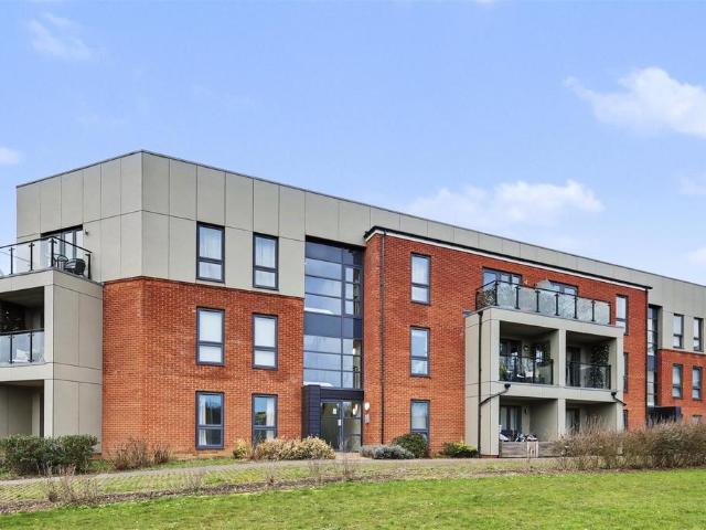 Flat for sale in Harlow, Essex