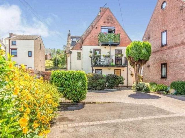 Flat for sale in Firbank, Lancashire