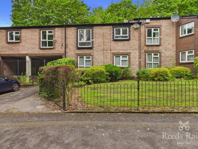 Flat for sale in Godley, Greenheys