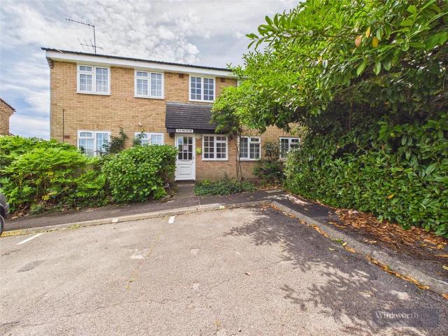Flat for sale in Berrylands, Greater London