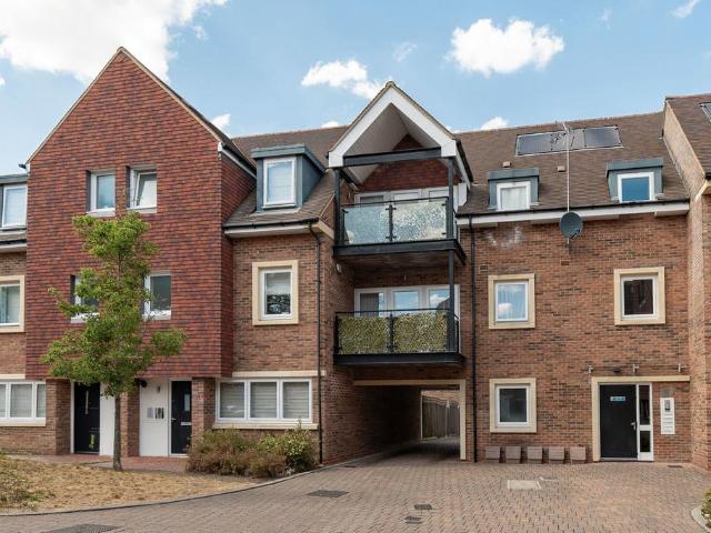 Flat for sale in Tubbenden, Locksbottom