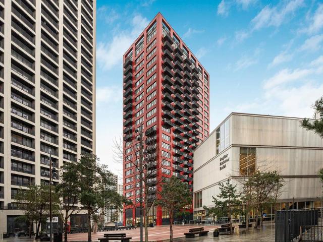 Flat for sale in London City Island, Blackwall