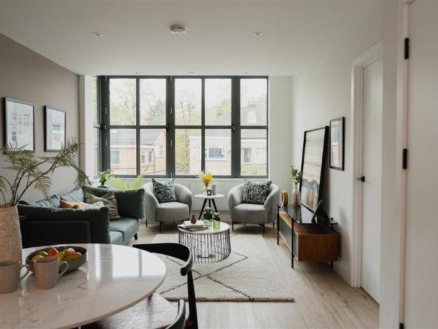 Flat for sale in Reigate, Reigate and Banstead