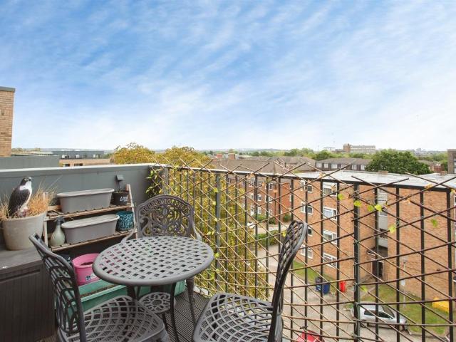 Flat for sale in Greenhill, Greater London