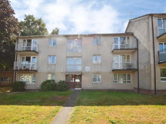 Flat for sale in Baildon, West Yorkshire