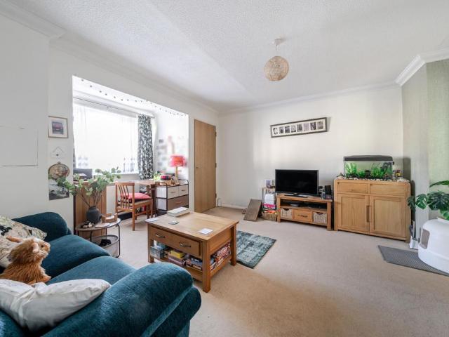Flat for sale in London Borough of Croydon, Thornton Heath