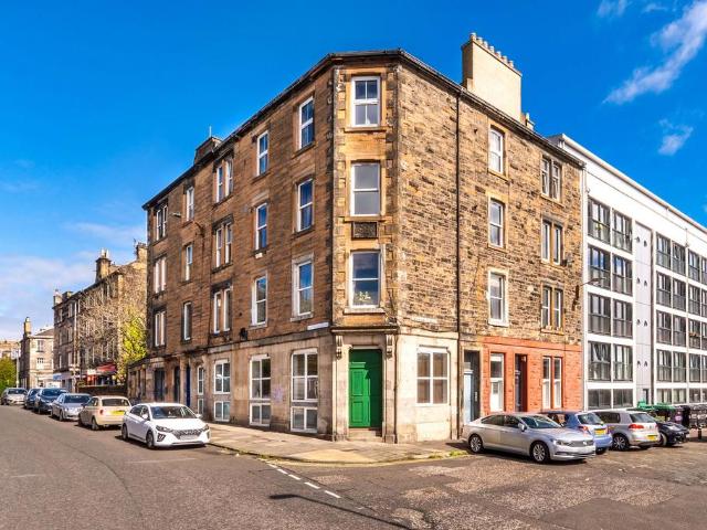 Flat for sale in Leith, Scotland