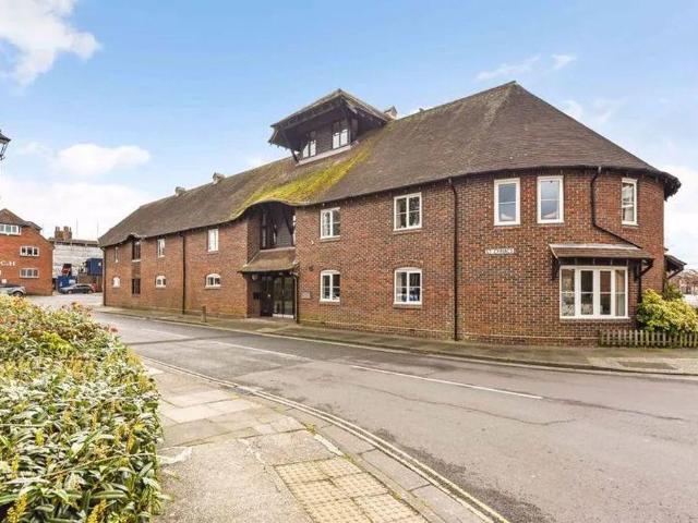 Flat for sale in Chichester, Littlecote
