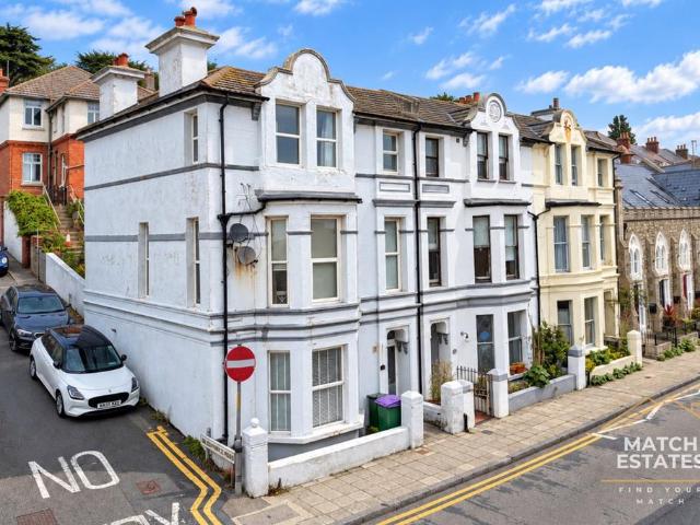 Flat for sale in Golden Valley, Folkestone and Hythe