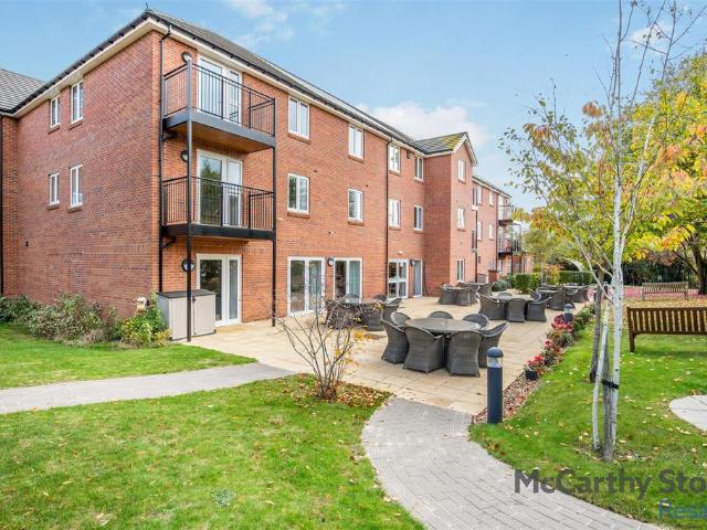 Flat for sale in Bedford