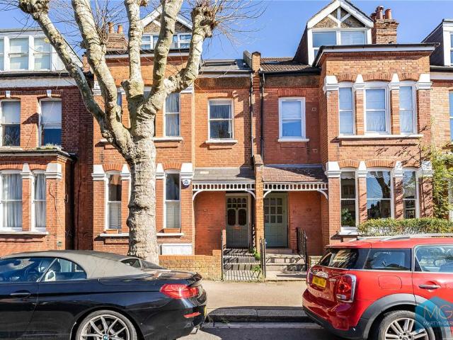 Flat for sale in Muswell Hill, Greater London