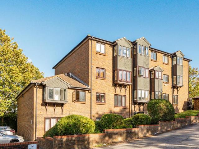 Flat for sale in Burnt Ash Green, Greater London