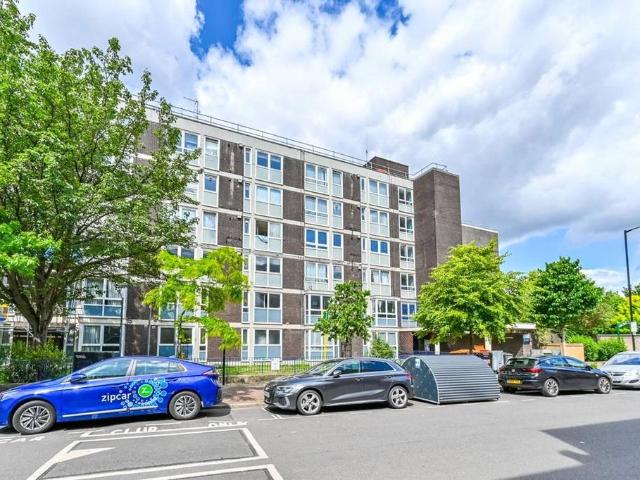 Flat for sale in Dalston, De Beauvoir Town