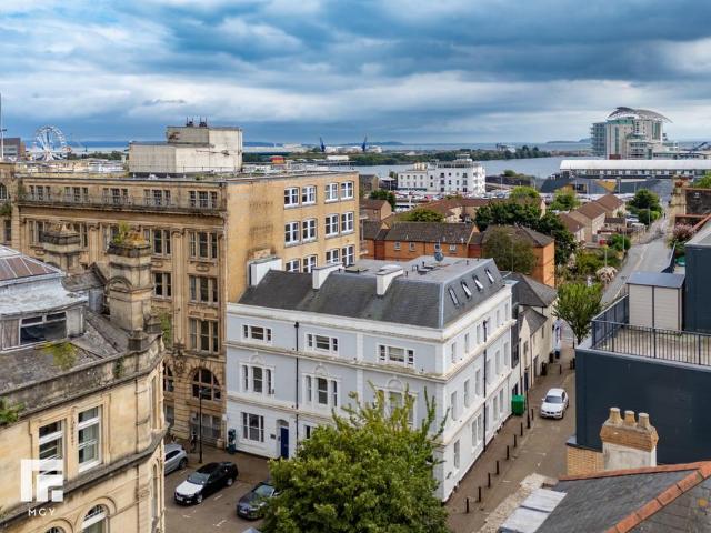Flat for sale in Cardiff Bay, Falcon Lodge