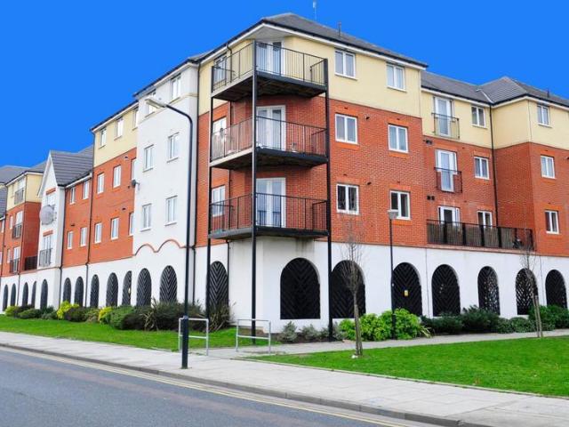 Flat for sale in Glyndon, Plumstead