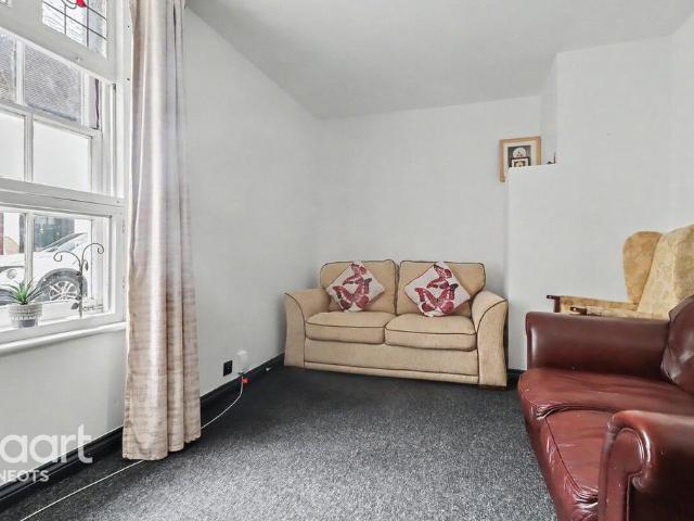 Flat for sale in Huntingdon