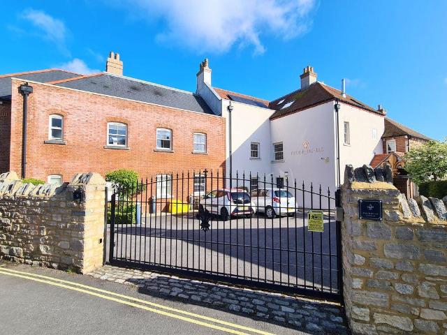 Flat for sale in Wareham Town, Arne