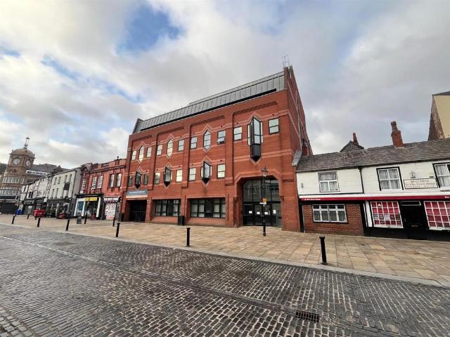 Flat for sale in Bolton, Springfield