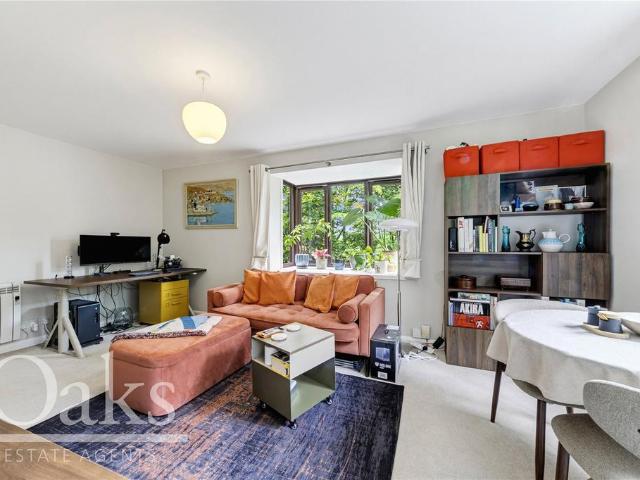 Flat for sale in Anerley, Greater London