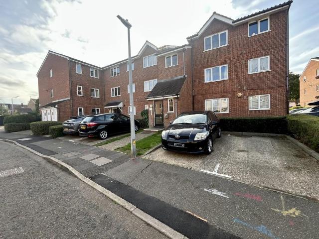 Flat for sale in Epping, Essex