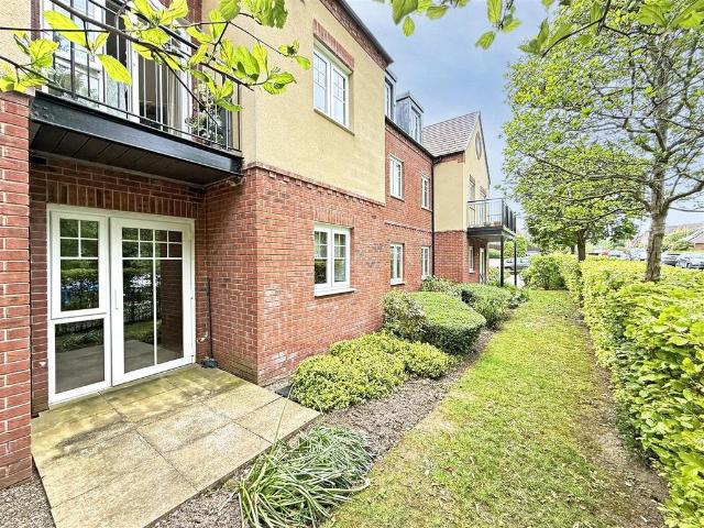 Flat for sale in Mountfields, Frankwell