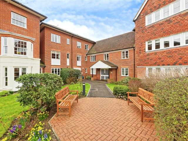 Flat for sale in The King's Mile, The Bridge