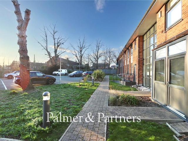 Flat for sale in Key Street, Suffolk