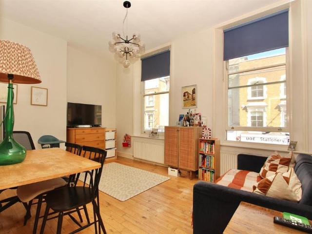 Flat for sale in West Hackney, Greater London