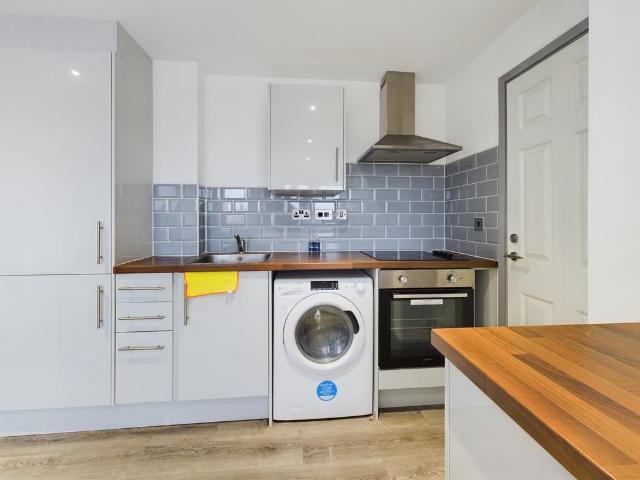 Flat for sale in Old Town, Hull