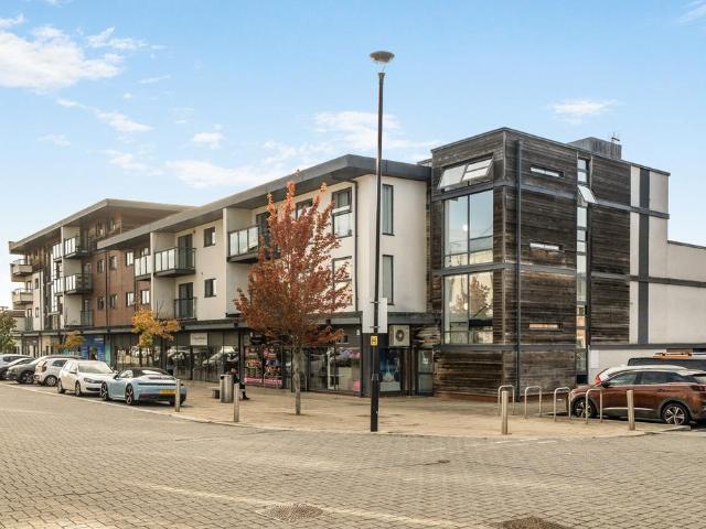 Flat for sale in Ermin Park, Tewkesbury