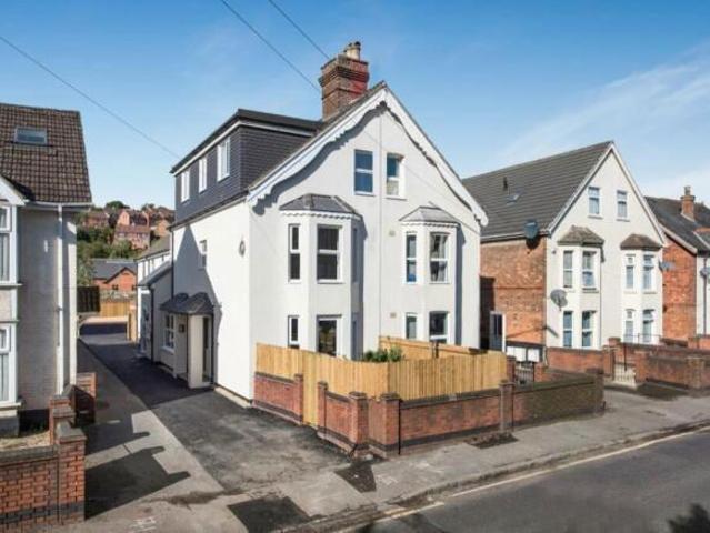 Flat for sale in High Wycombe