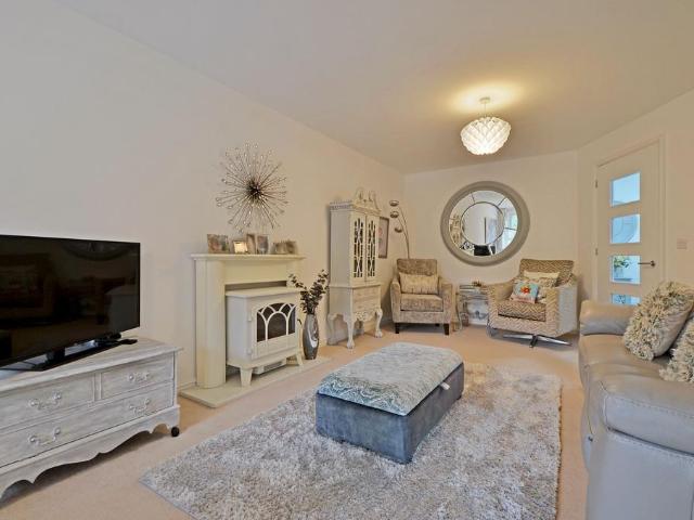 Flat for sale in Trelander, Penweathers