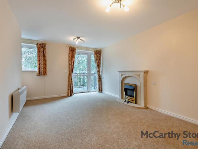 Flat for sale in Tricketts Cross, Ferndown