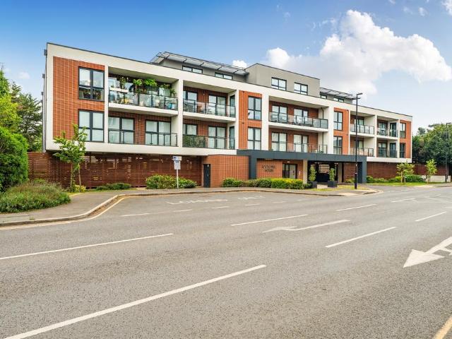 Flat for sale in Fishery, Maidenhead