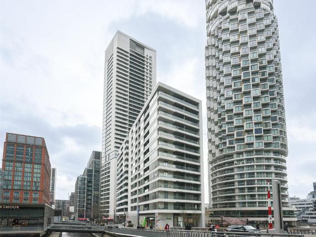 Flat for sale in Isle Of Dogs, Greater London
