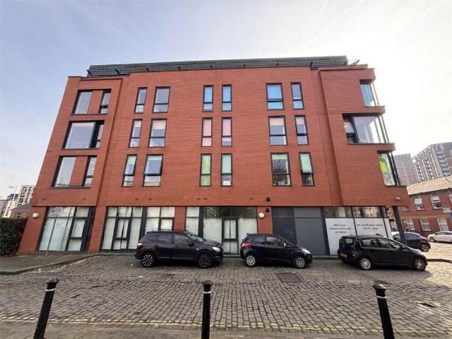 Flat for sale in Blackfriars, Salford