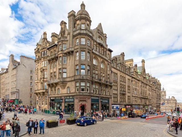 Flat for sale in Old Town, Scotland
