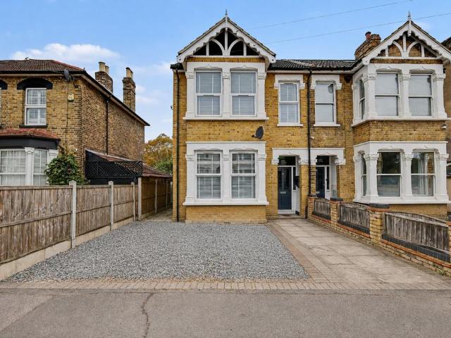 Flat for sale in London Borough of Havering, Greater London