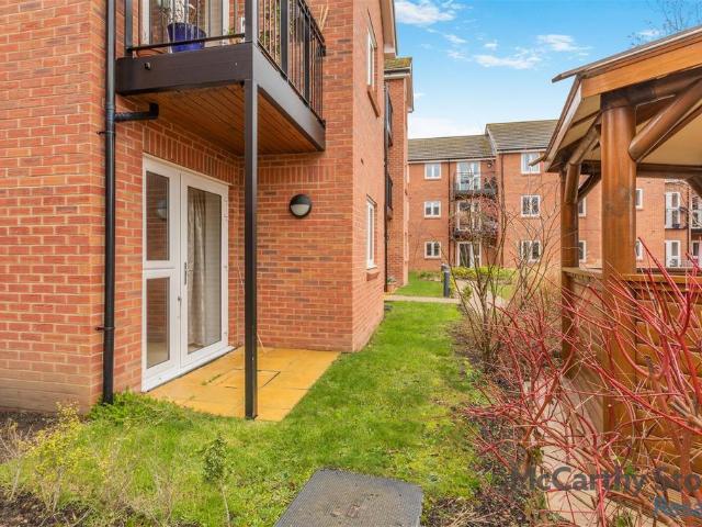 Flat for sale in Bedford