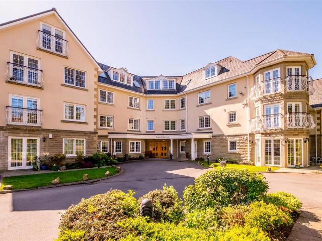 Flat for sale in Brighouse, Slead Syke